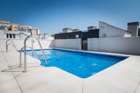 Holidays2Malaga Refino Pool and Parking